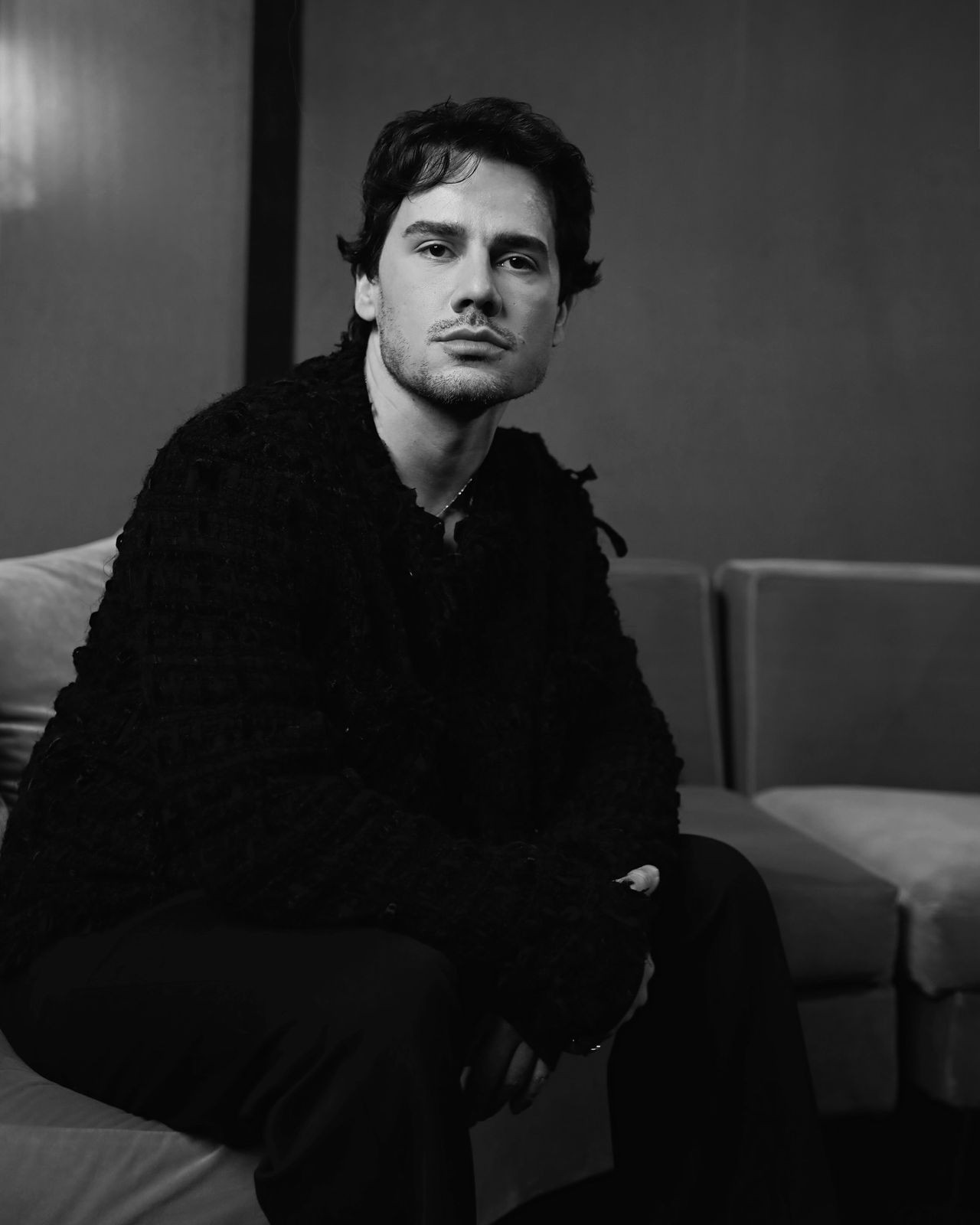 Thiago Biagi em retrato preto e branco